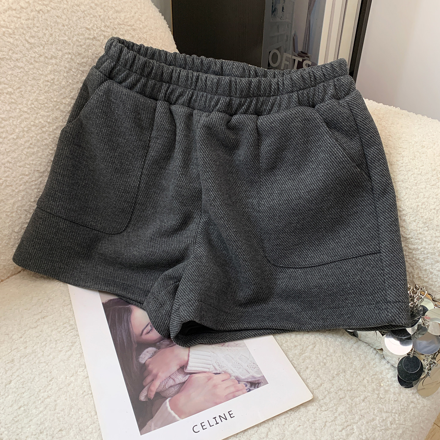 灰色毛呢短裤女秋冬2026新款高腰外穿松紧腰靴裤休闲a字阔腿裤
