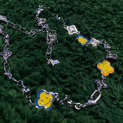 VSCH王嘉尔同款多色笑脸十字印花项链嘻哈国潮Maison Emerald(ME)