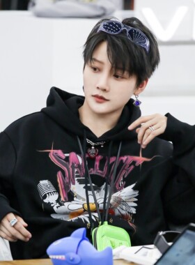 SALUTE ACADEMY 雏菊笑脸太阳花油画连帽卫衣 刘雨昕同款花卉宽松