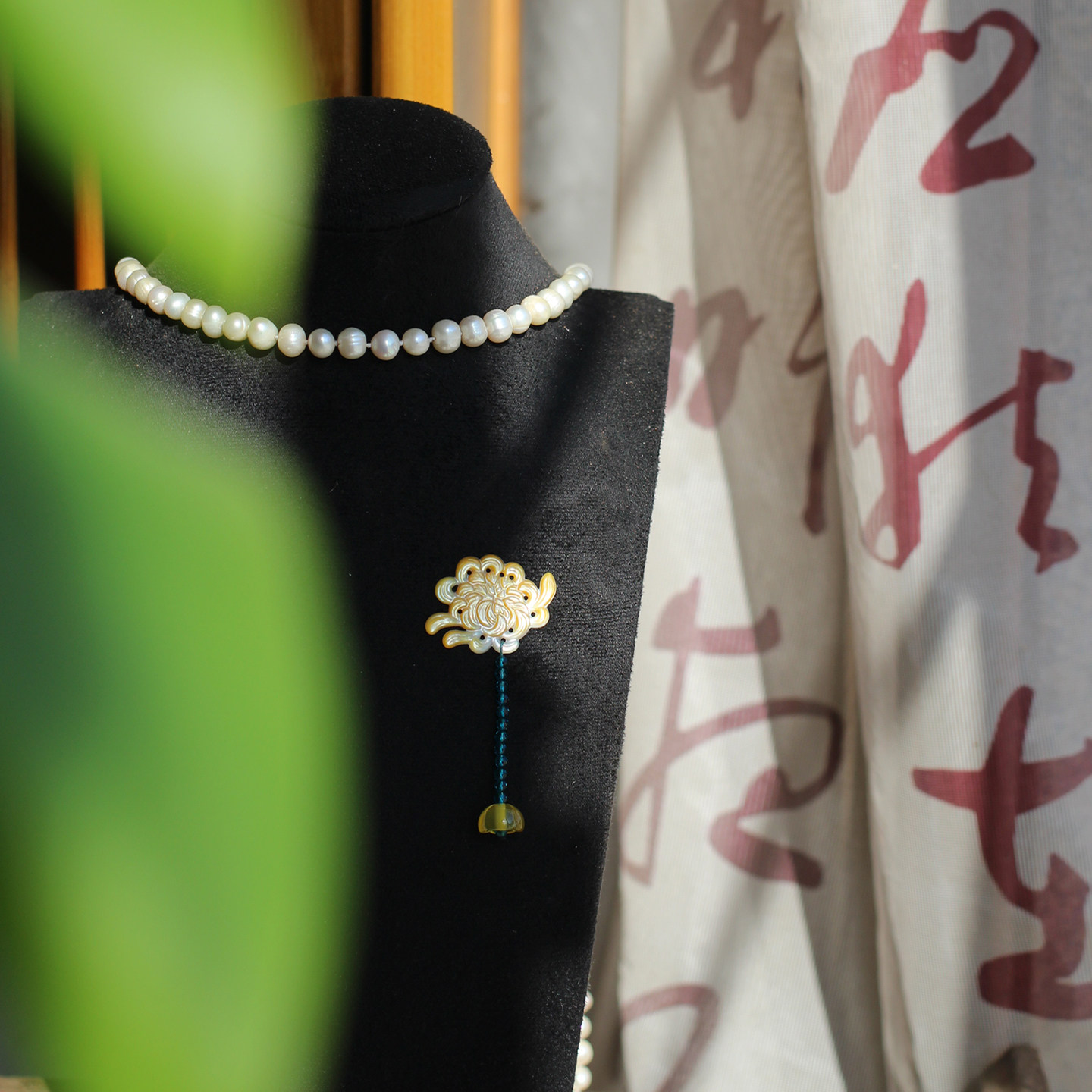 中式浪漫礼物深海黄蝶贝领针贝雕胸针披肩胸花压襟 汉服旗袍配饰