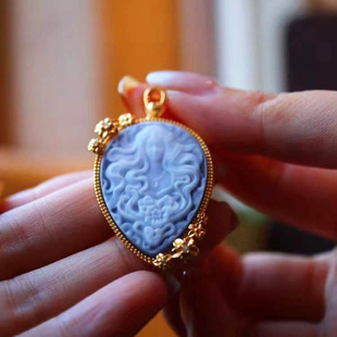 美杜莎卡梅奥玛瑙奢华设计感小众高档女毛衣链项链吊坠2021年新款