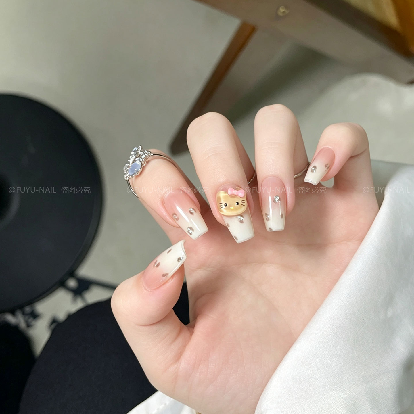【甜喵碎闪】少女风KT猫穿戴甲奶粉渐变豹纹立体卡通手工穿戴美甲
