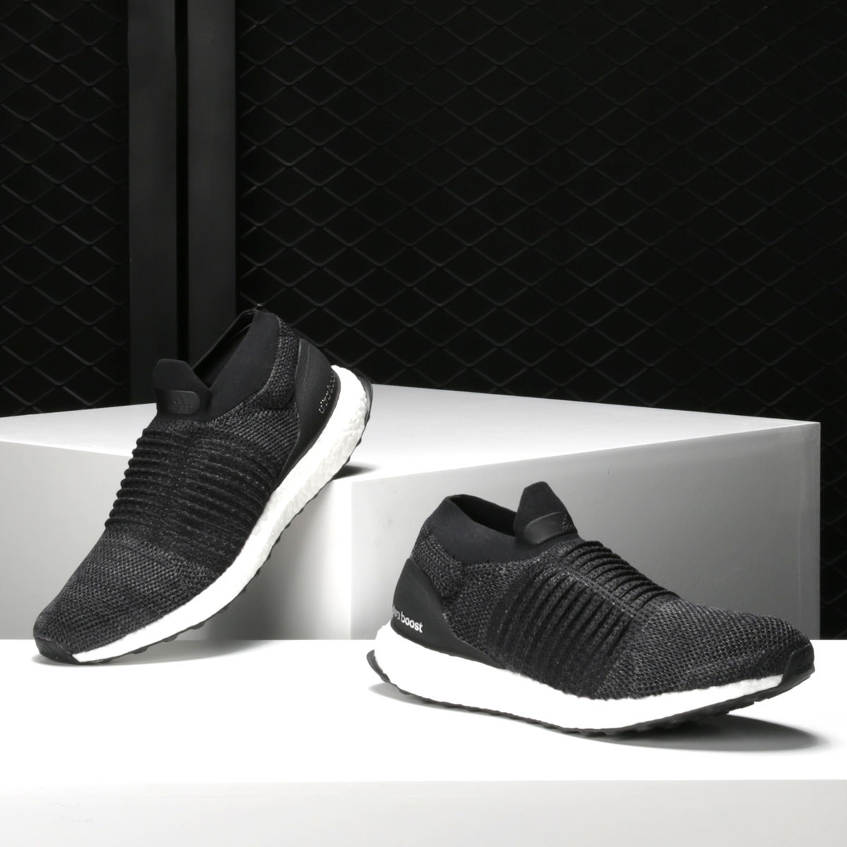 Adidas/阿迪达斯正品 ULTRABOOST LACELESS 女子休闲跑步鞋BB6311
