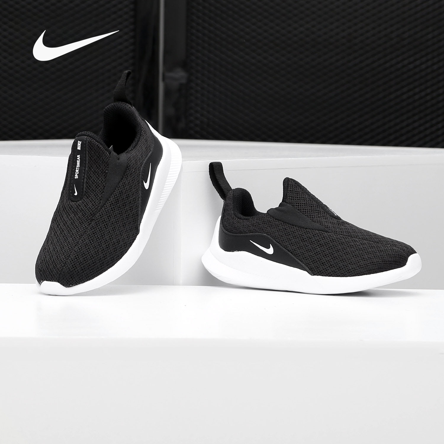 耐克婴童一脚蹬透气休闲运动鞋