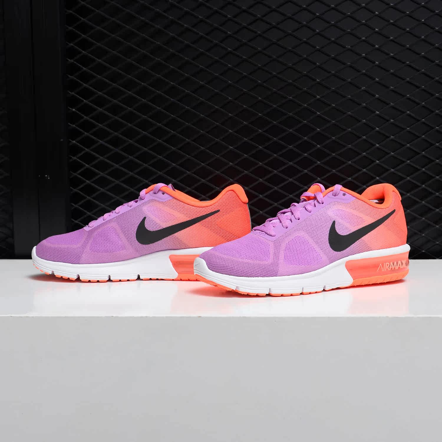 Nike耐克正品女轻量气垫女鞋渐变休闲运动鞋透气跑步鞋719916-014