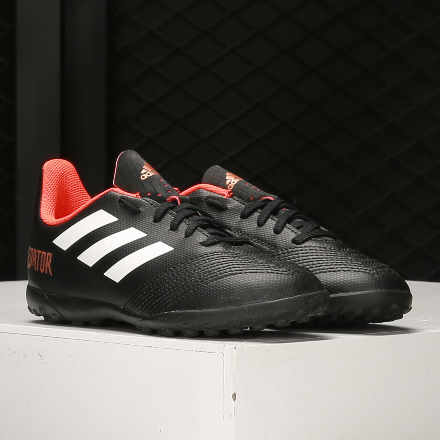 Adidas/阿迪达斯正品猎鹰TANGO 18.4 儿童碎钉运动足球鞋CP9095