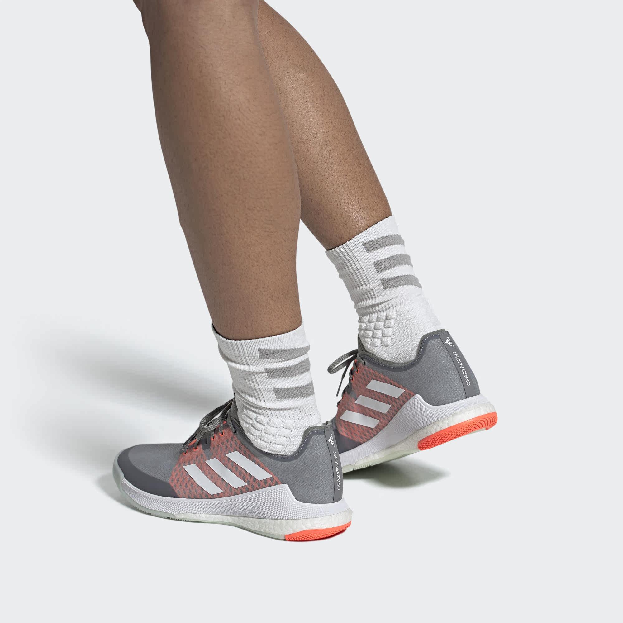 Adidas/阿迪达斯正品冬季新款男女款缓震透气运动排球鞋 EG2343