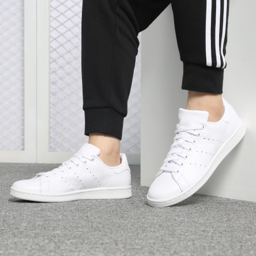 adidas/阿迪达斯正品休闲板鞋