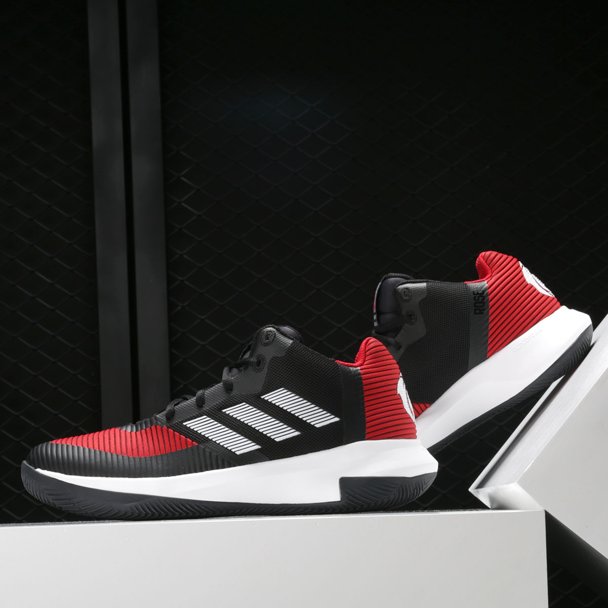 Adidas/阿迪达斯正品 Rose 男子场上舒适训练实战篮球鞋 AQ0040