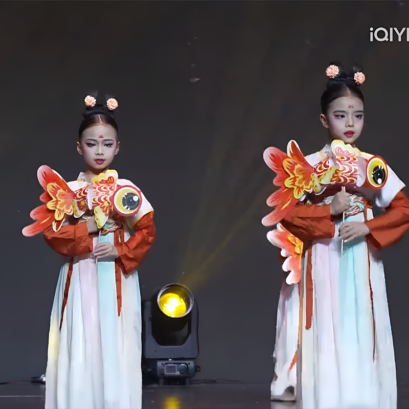 俏元夕儿童汉服舞蹈演出服正月十五鱼灯中国戏鱼道具女童古典舞