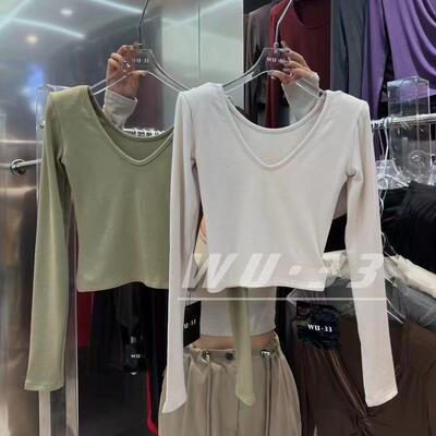 wu33打底衫2025冬新款韩版v领加绒设计感长袖T恤修身显瘦短款上衣