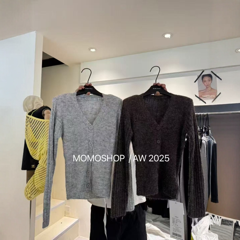 momo韩版露背设计感V领针织衫
