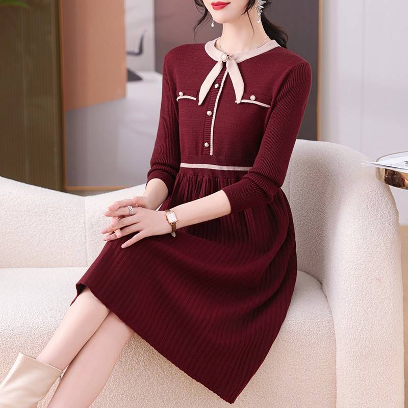妈妈冬装洋气针织连衣裙2024新款50岁中老年女装减龄打底毛衣裙子