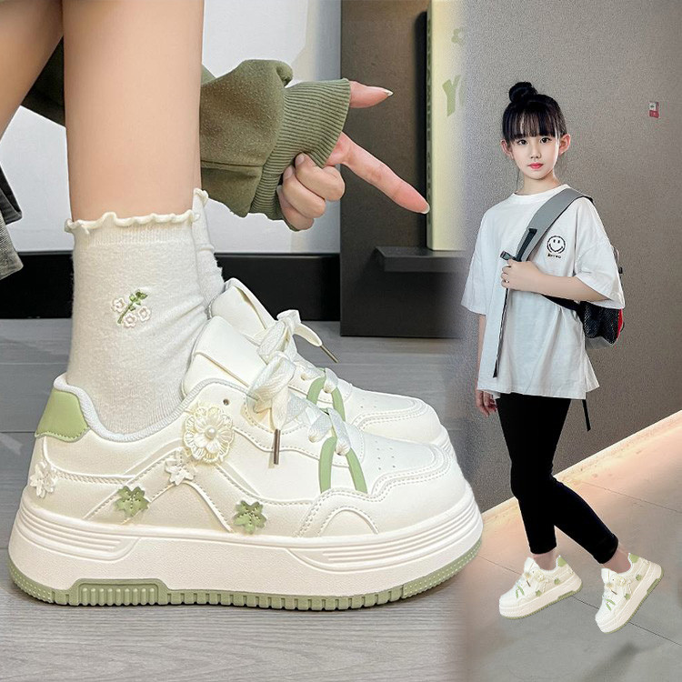 女童板鞋2026春秋新款儿童软底小白鞋中大童轻便运动鞋潮款跑步鞋
