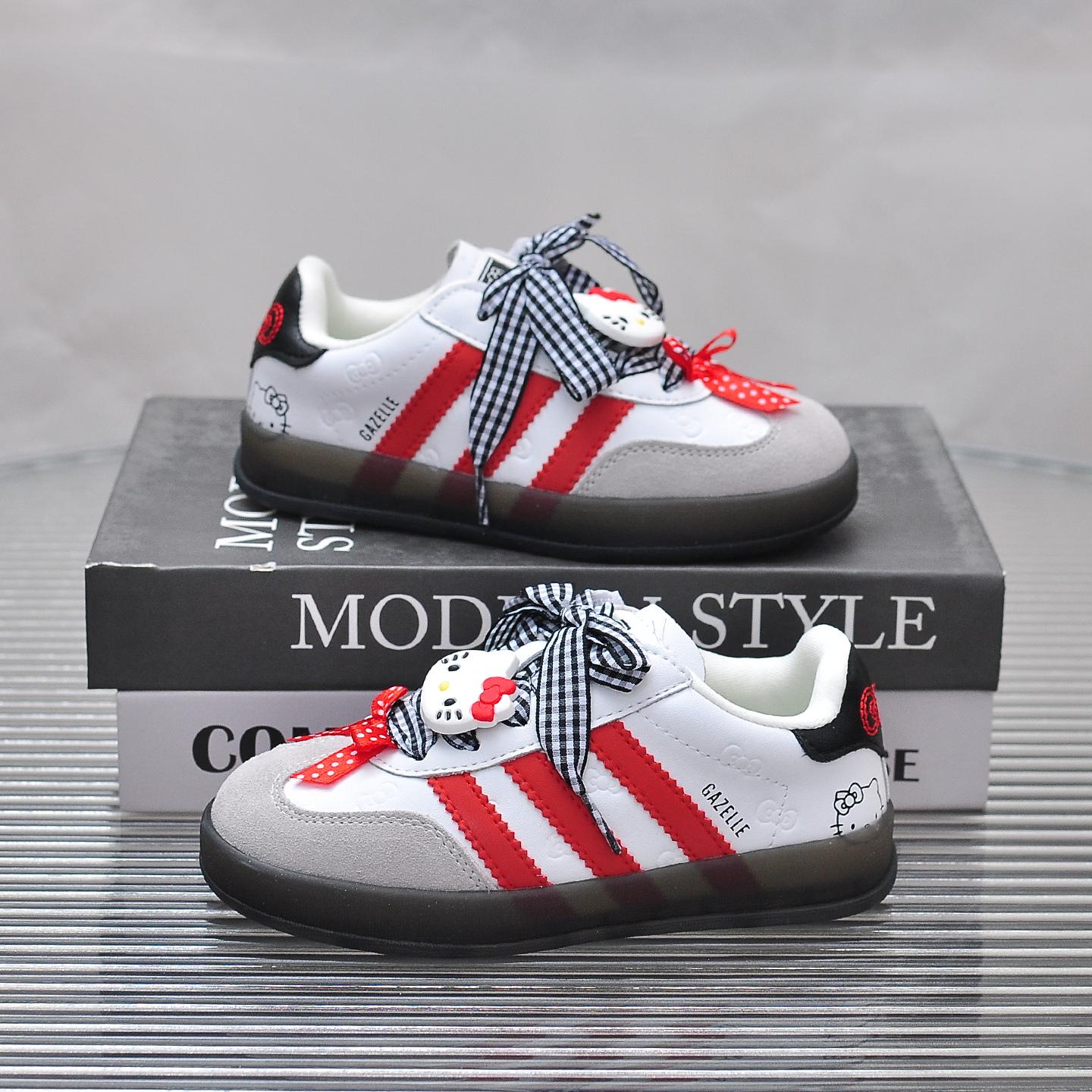 2025年夏季新款HelloKitty联名款童鞋女童时尚板鞋男童时尚休闲鞋