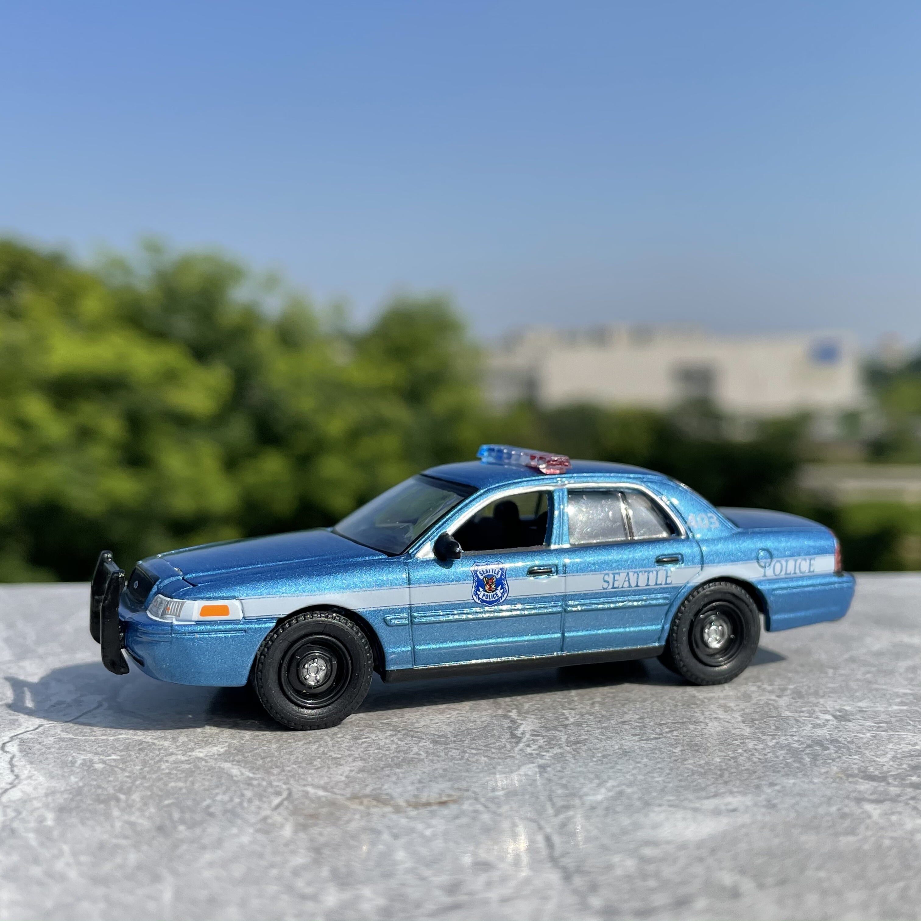 1:64福特皇冠维多利亚州警车合金汽车模型