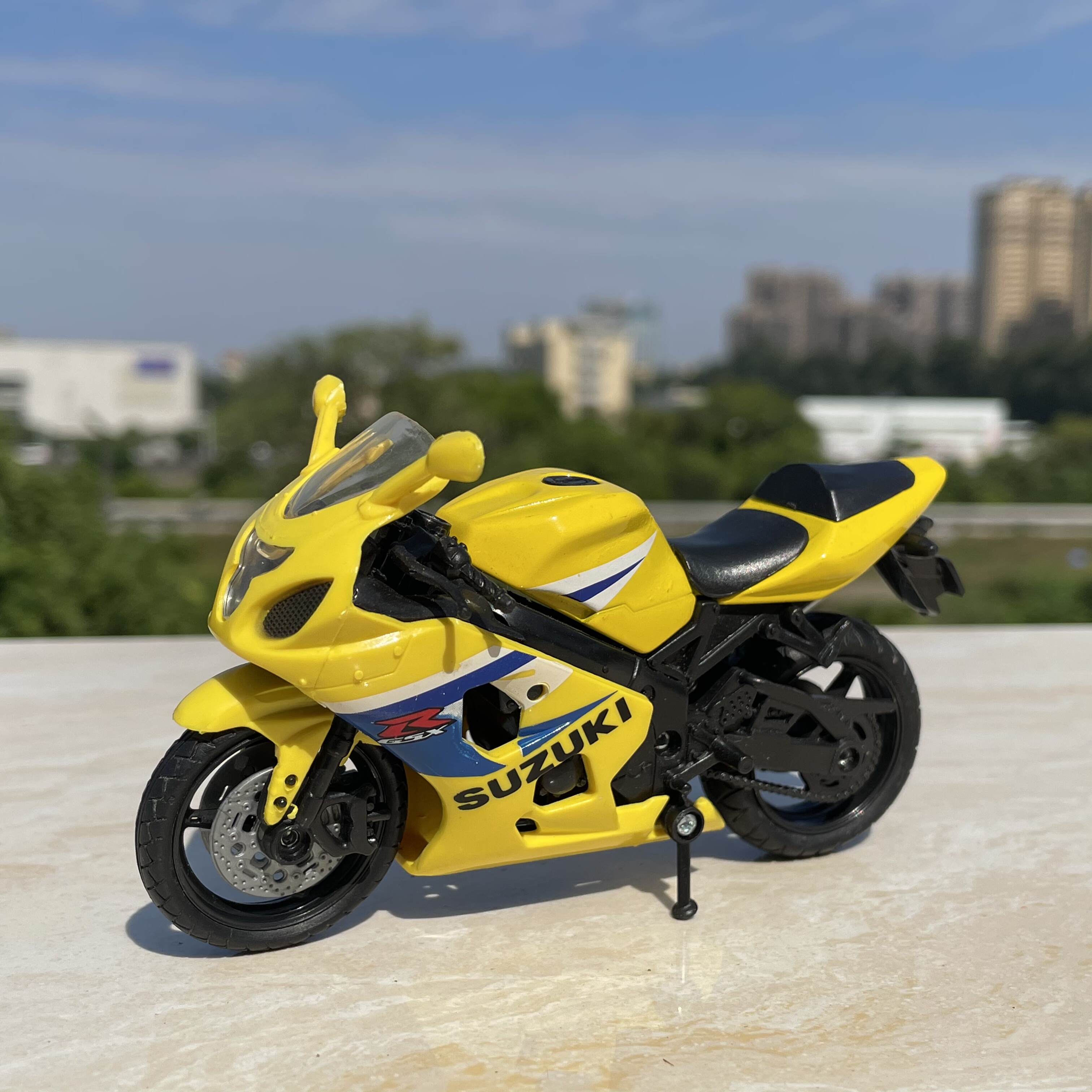 散货1:18铃木GSX摩托车模型