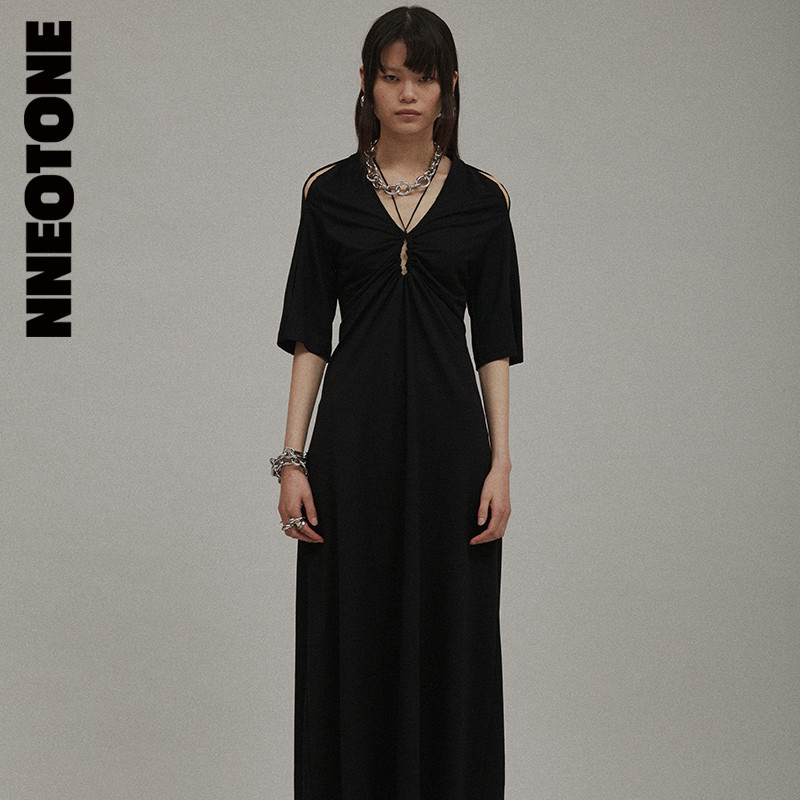 MOSEE精选 韩国设计师品牌NNEOTONE V领露背解构连衣裙细带长款
