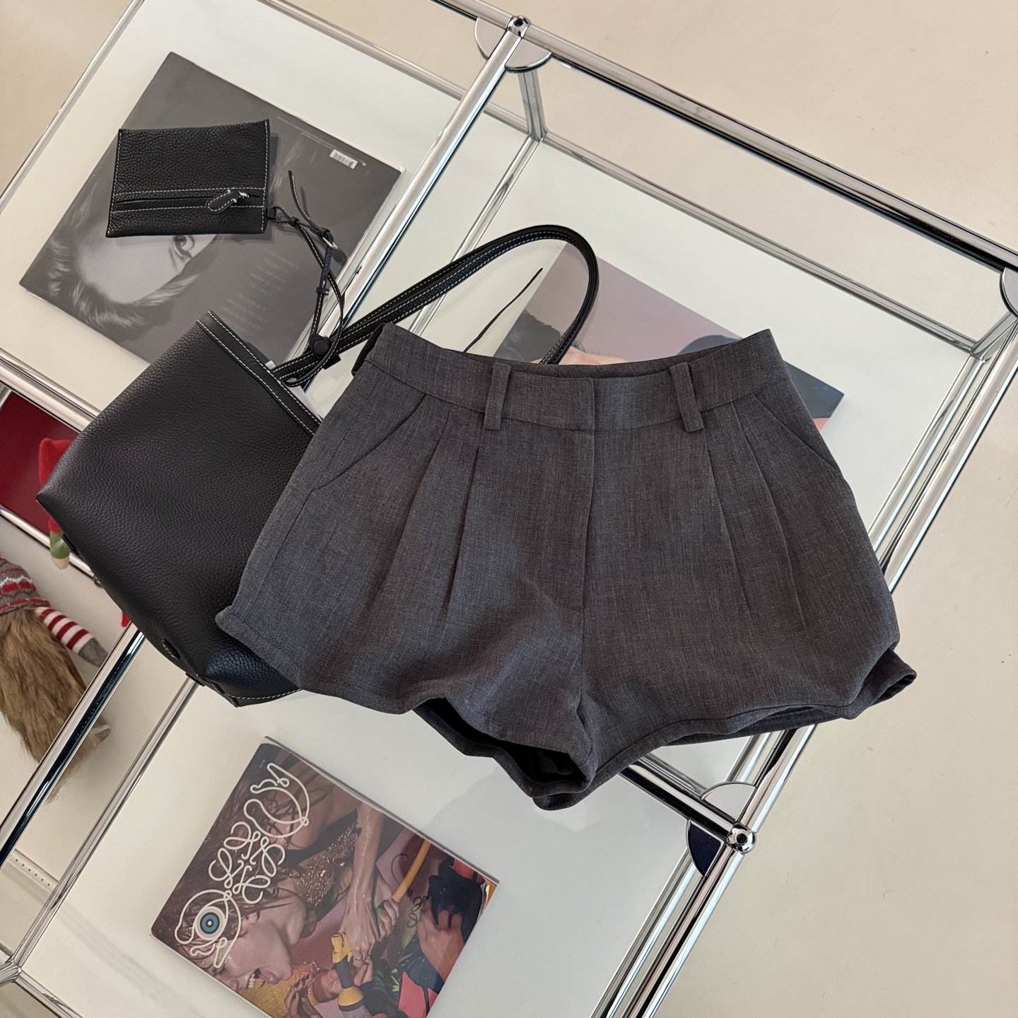 明星同款软钢丝褶皱花苞短裤 25年冬季新款 高级灰简约中腰热裤,女装/女士精品,休闲裤,淘宝优惠券,粉丝福利购,淘宝优惠卷