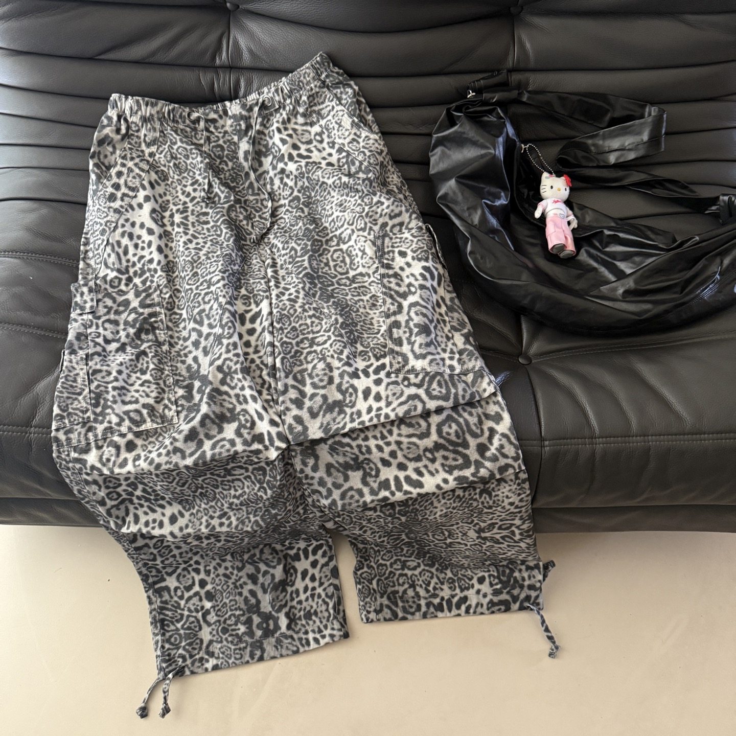 黑白豹纹印花宽松工装裤女 25年秋季新款 博主风抽绳松紧腰阔腿裤