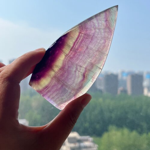 47七彩糖果莹石火苗摆件106*54*16mm201g