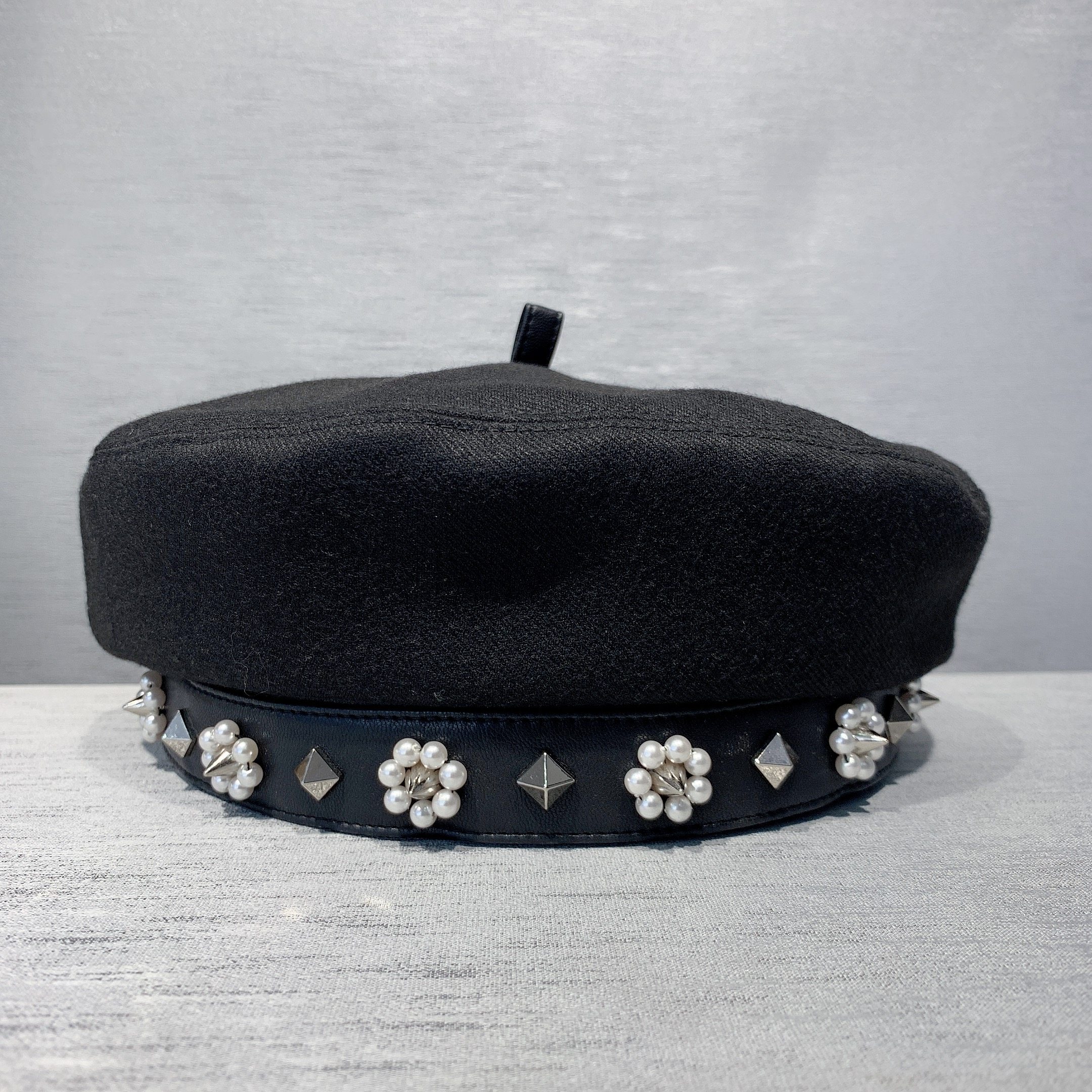 22新款帽子女珍珠铆钉贝雷帽法国定制文艺复古百搭休闲秋冬春夏季