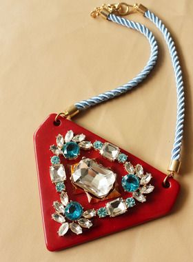 J.*REW红色霸气波西米亚民族风大三角复古金色项链