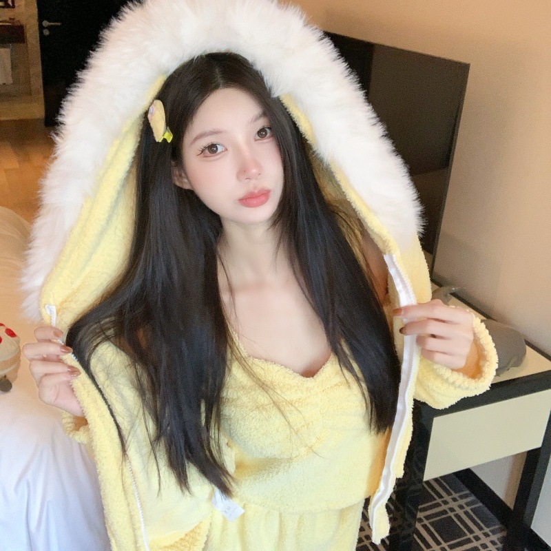 轻奢带睡衣秋冬家居服软绵绵毛绒女套装连帽可爱休闲可外穿三件套