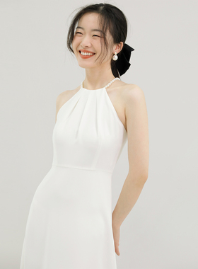 TANSSHOP简约大气白色订婚裙子珍珠挂脖连衣裙长裙修身A字裙婚纱