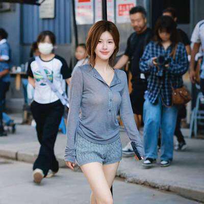 明星赵露思许妍2025新款百搭上衣