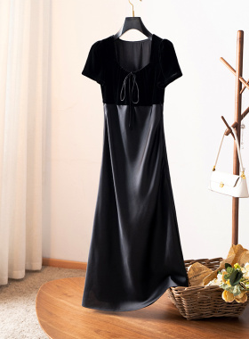 法式名媛真丝丝绒拼醋酸方领蝴蝶结系带连衣裙高级修身显瘦小黑裙