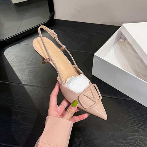 康莉达细跟v扣尖头高跟鞋