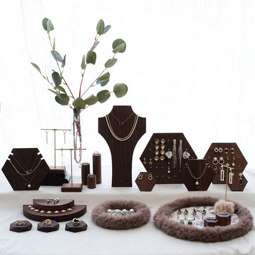 胡桃木复古毛绒托盘收纳道具