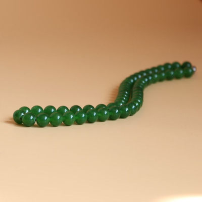 天然A货和田山料碧玉豆绿圆珠链