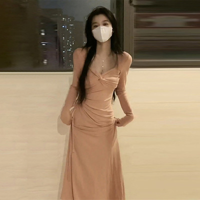 早秋装2026年新款后妈包臀长裙辣妹法式高级感长袖连衣裙子女