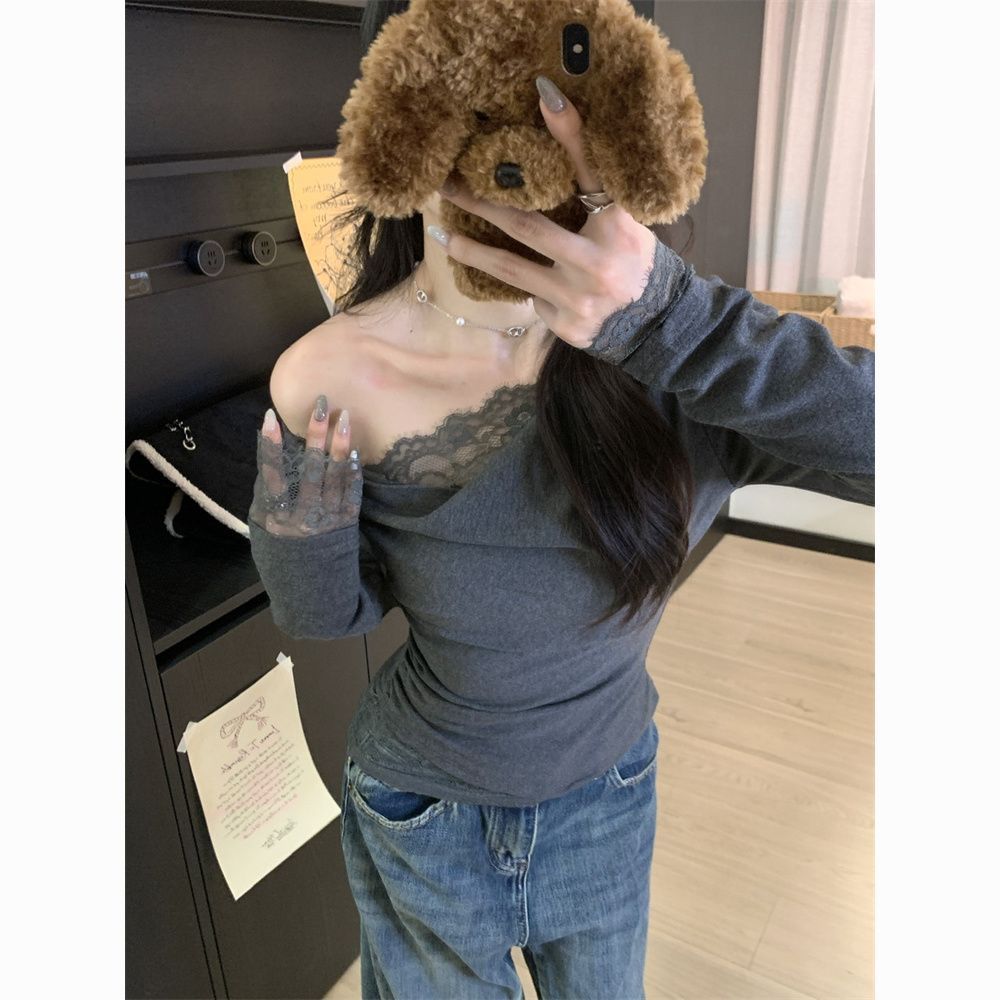 设计感蕾丝拼接打底上衣女秋冬新款纯欲辣妹修身显瘦露肩长袖T恤