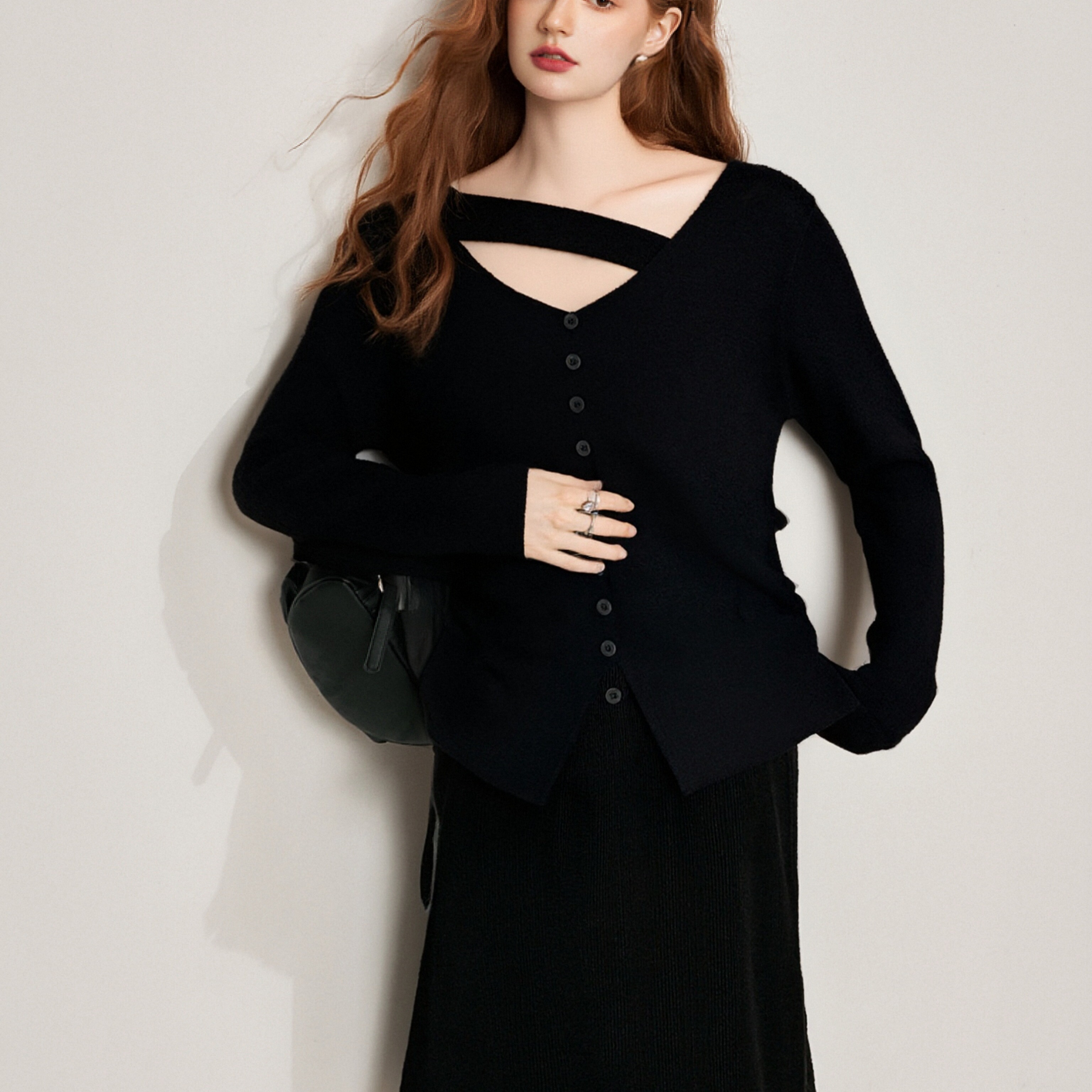 V领修身褶皱设计打底毛针织衫