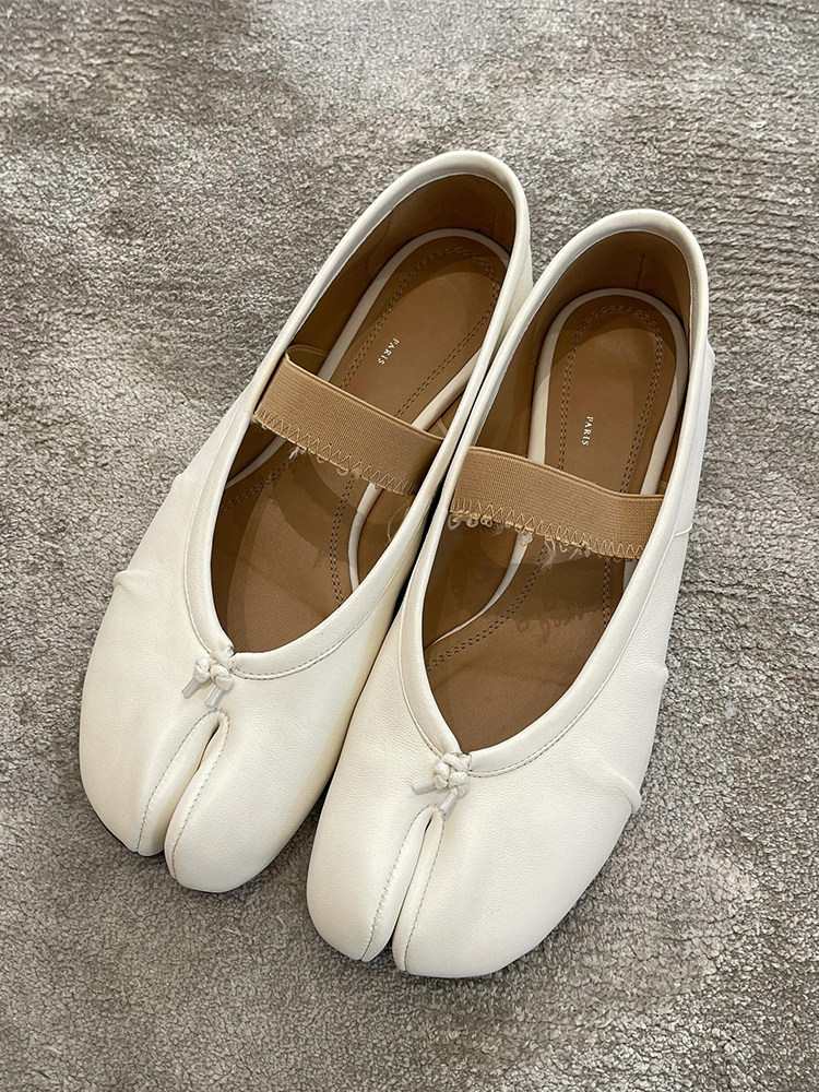 thumbnail for [Top version] 2026 new version of tabi tabi shoes women's one-line strap half slippers pleated ballet shoes mules