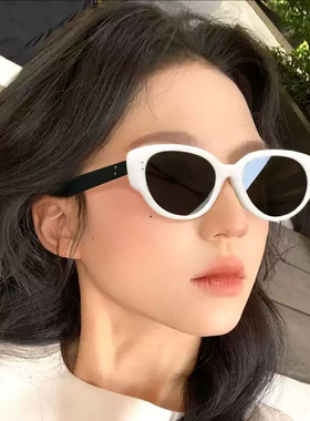 复古猫眼墨镜女2025新款高级感白色眼镜方圆脸街拍太阳镜防紫外线
