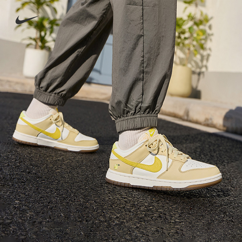 耐克女子平底运动鞋夏季新款胶底低帮板鞋NIKE DUNK LOW DJ6902