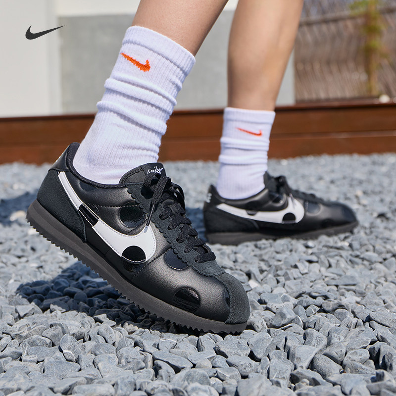 耐克女子复古波点薄底鞋夏季新款平底运动鞋NIKE CORTEZ IR1332