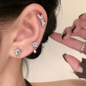 嘟嘟夫妇爆闪满钻耳骨钉睡觉免摘小巧精致耳饰医用钛钢螺丝耳钉女