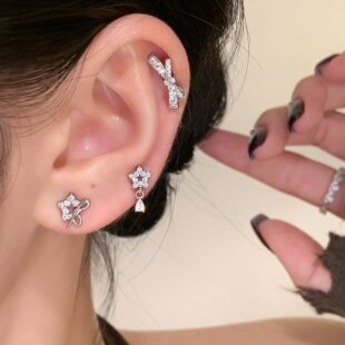 嘟嘟夫妇爆闪满钻耳骨钉睡觉免摘小巧精致耳饰医用钛钢螺丝耳钉女