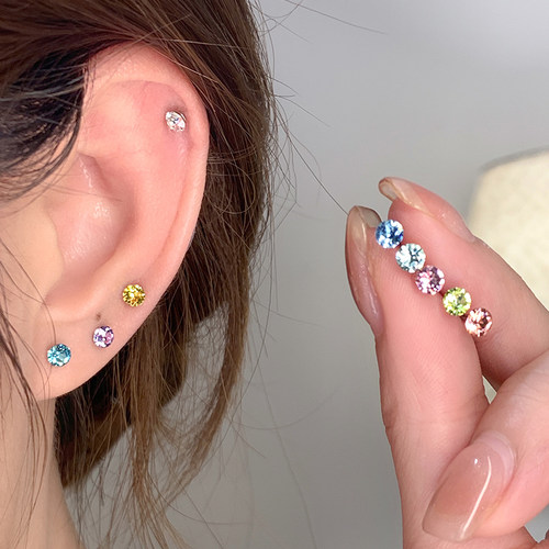 嘟嘟夫妇施家华子耳钉钛钢养耳洞