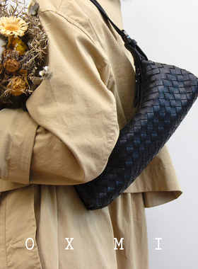 ins潮韩国手工编织腋下包月牙包软皮单肩可调节女小包法棍包菱格