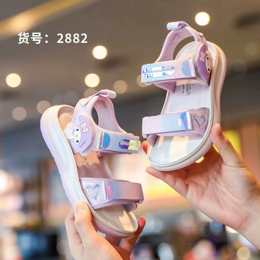 顽皮弹女童凉鞋美乐蒂2024新款夏季时尚休闲儿童公主运动沙滩闪灯