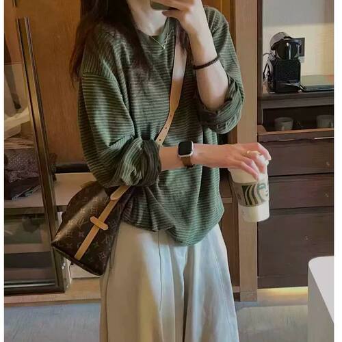绿色条纹长袖t恤衫女春秋慵懒风
