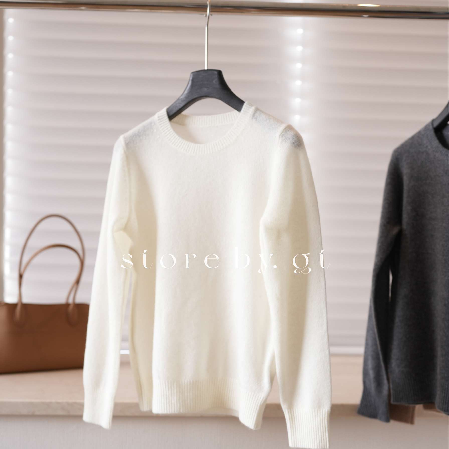 100%山羊绒轻薄圆领上衣 穿不腻的经典老钱质感全羊绒内搭针织衫