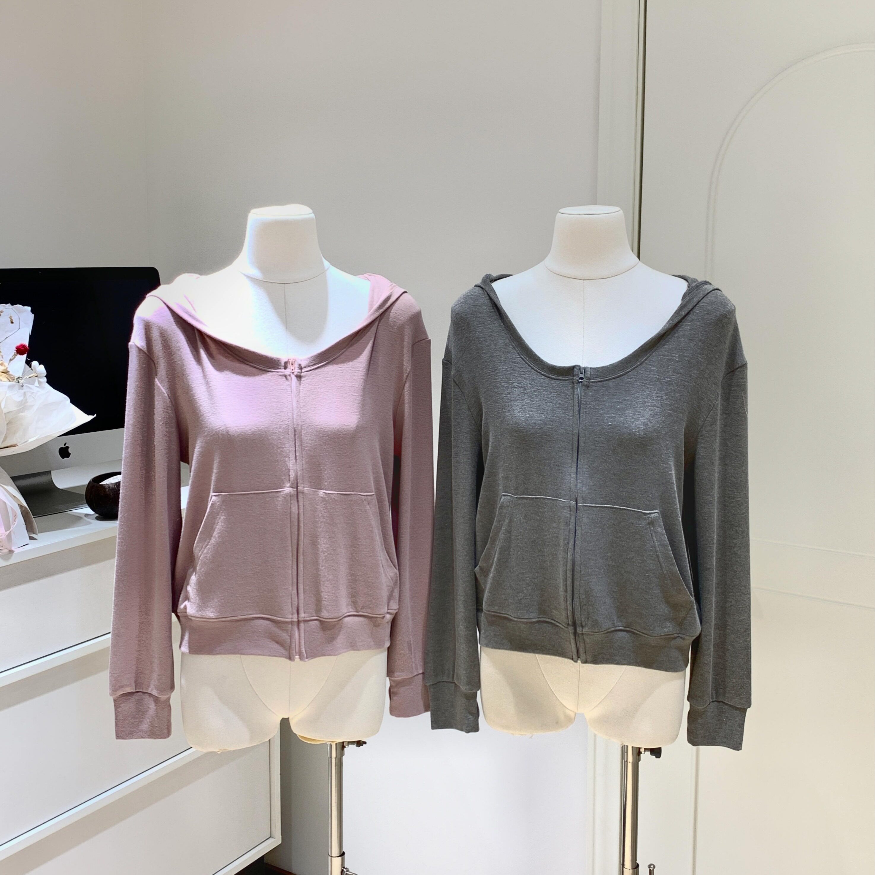 林十八 随意感褶皱圆领连帽卫衣帽衫休闲显瘦设计感新款上衣外套