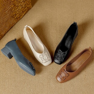法式方头新款粗跟方扣浅色配裙子单鞋女奶奶鞋一脚蹬鞋皮鞋单鞋女